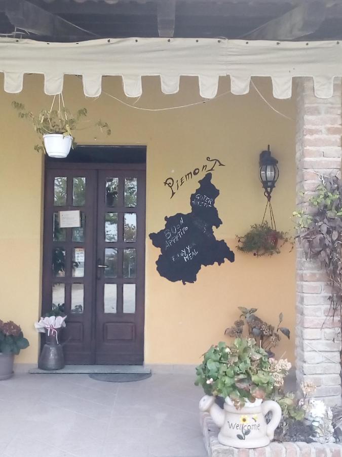 Agriturismo San Martino Castiglione Tinella Kültér fotó