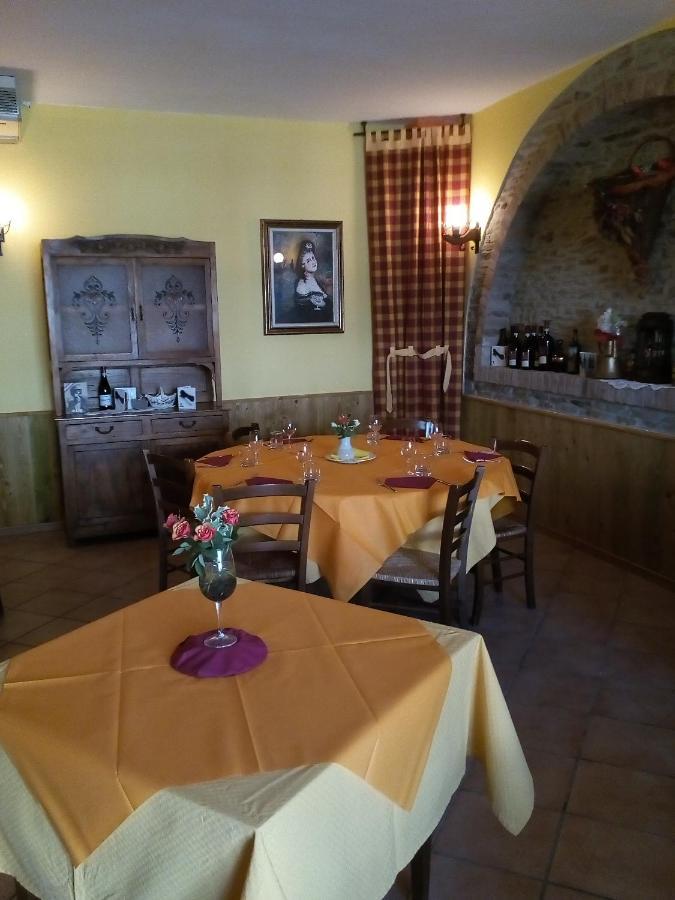 Agriturismo San Martino Castiglione Tinella Kültér fotó