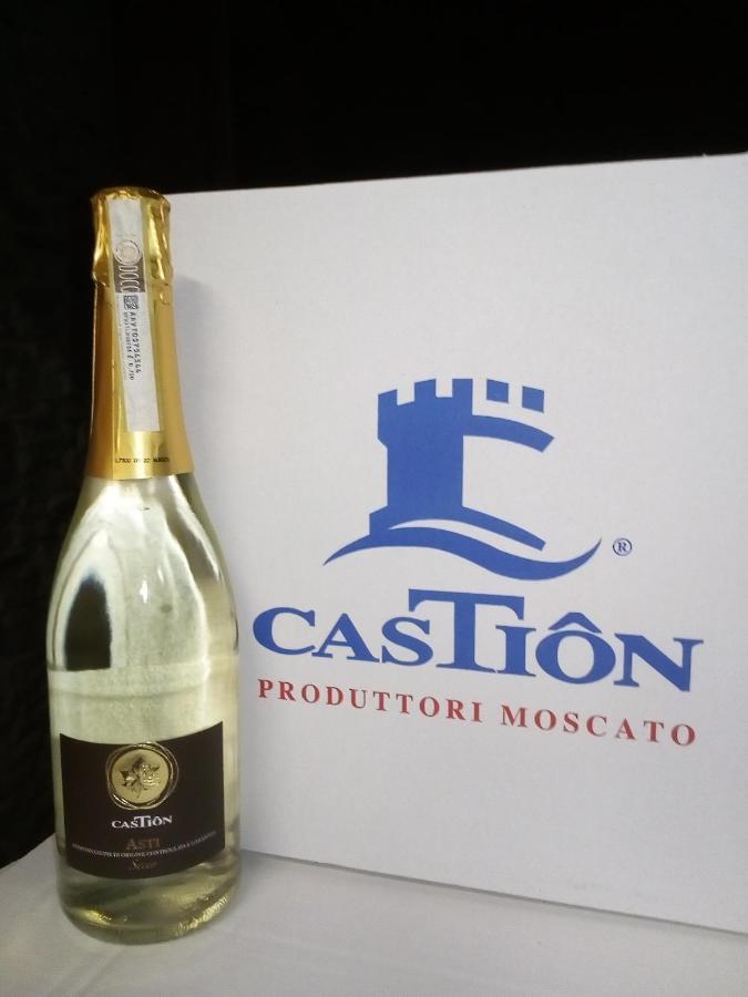 Agriturismo San Martino Castiglione Tinella Kültér fotó