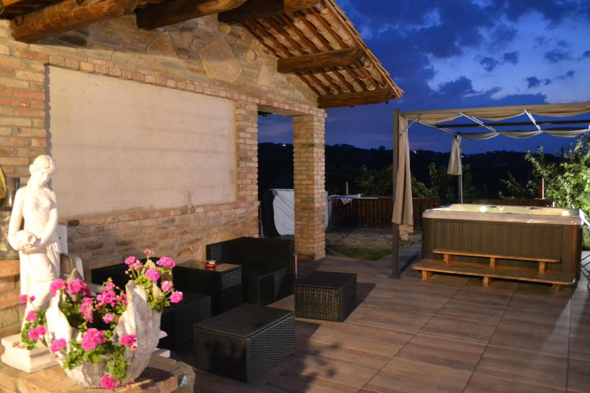 Agriturismo San Martino Castiglione Tinella Kültér fotó